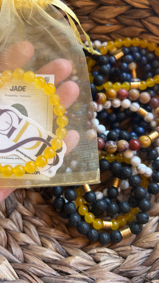 Stretch fit bracelet crafted with polished gemstones