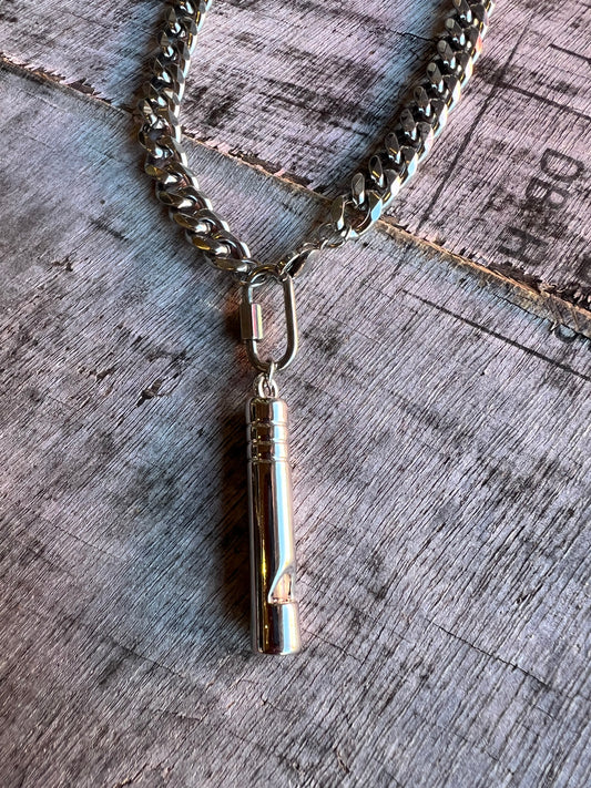 Gold bar pendant necklace on textured chain