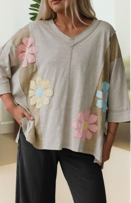 Textured Floral Appliqué Short Sleeve Top