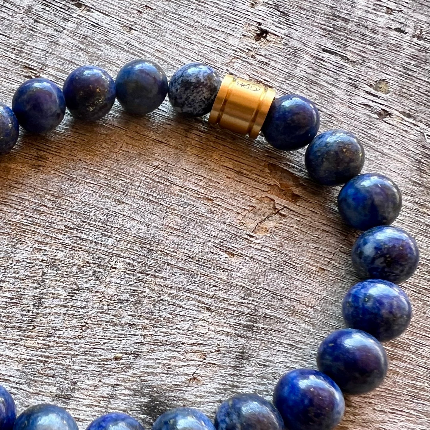 Handmade stretch gemstone bracelet with natural detail