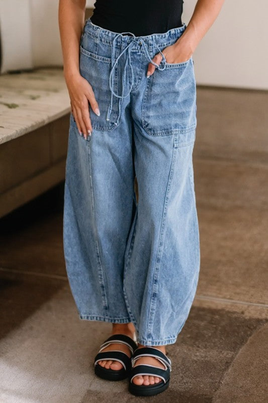 Lightweight barrel denim pants with drawstring waist