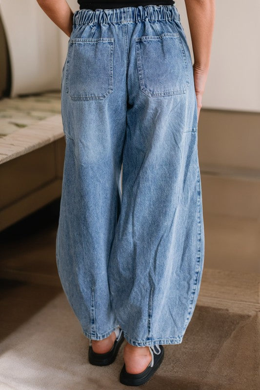 Relaxed fit barrel denim pants with straight ankle finish