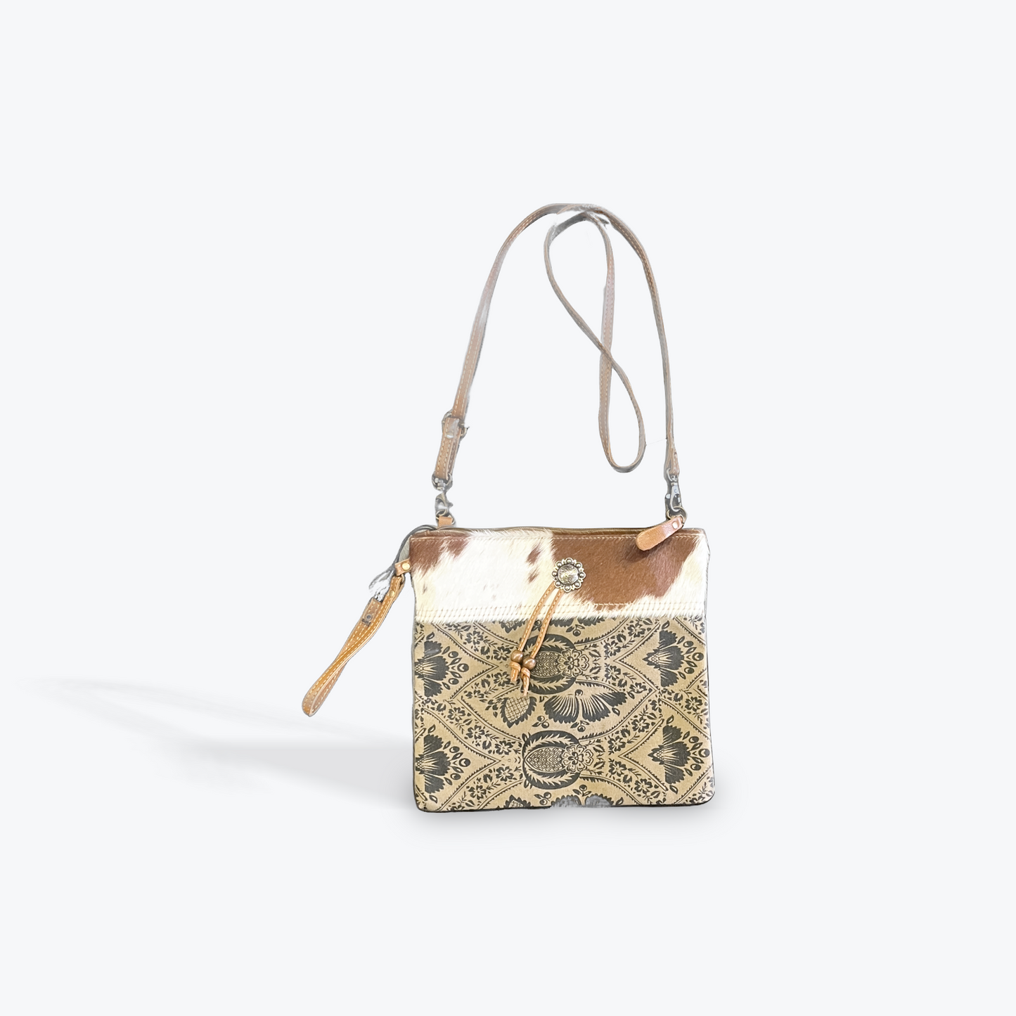 Myra crossbody bag with boho inspired style