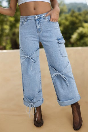 Stretchy straight leg bow jeans with trendy detail