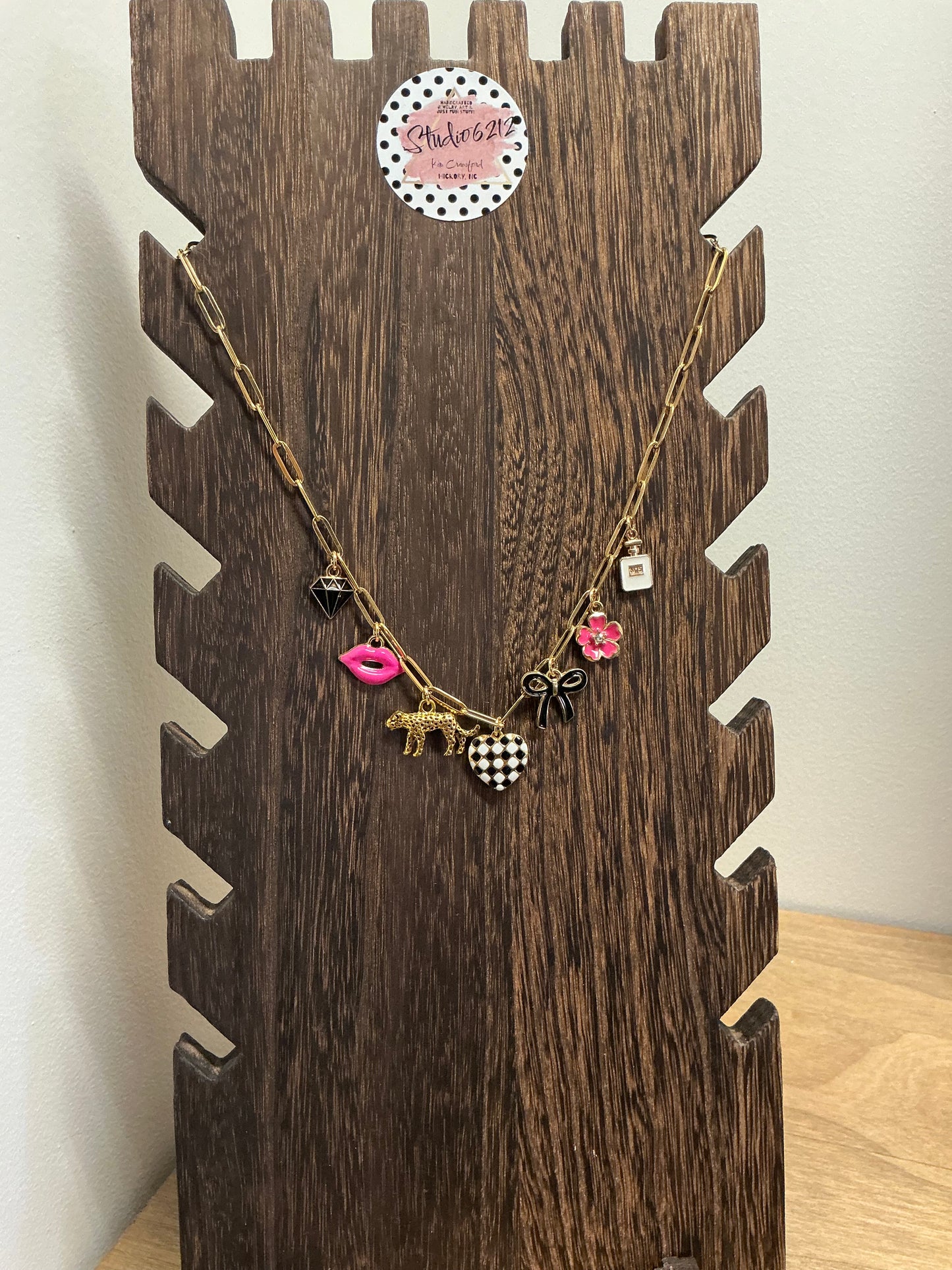 Lightweight Studio 6212 necklace with artisan-inspired pendant