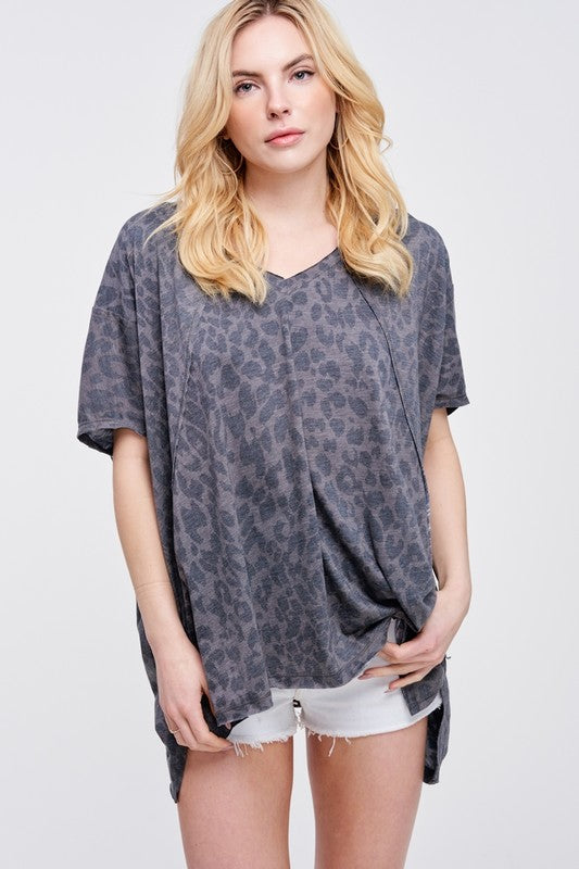 Zutter oversized V-neck tunic tee front view